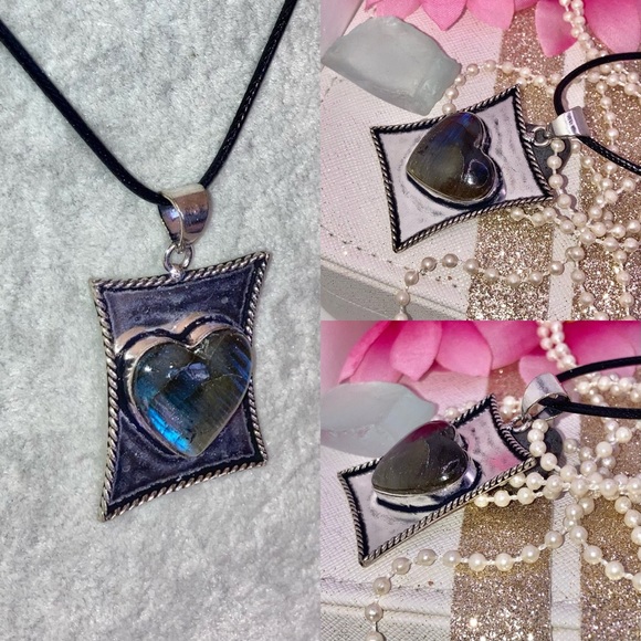 Flashy Blue Labradorite Gemstone Handmade Heart Halo Pendant - Picture 6 of 6